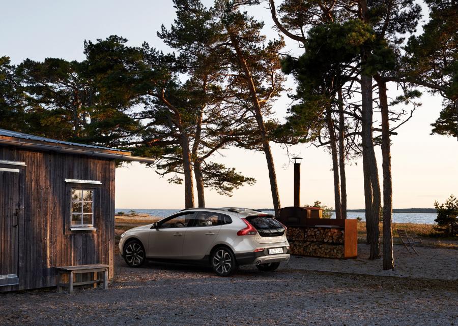  Volvo V40 T5 AWD Cross Country 2016 года  (фото 12 из 19)